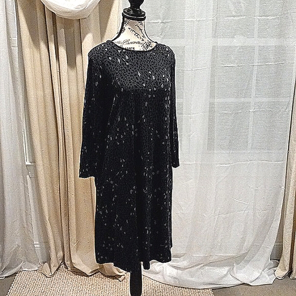 Time and Tru Women's Knit Dress with 3/4-Length Sleeves Leopard Print relaxed - Picture 3 of 11